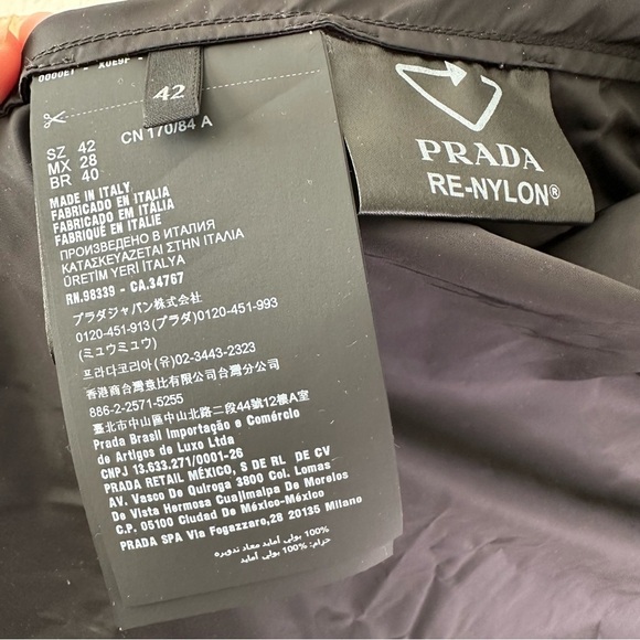 PRADA Black Re-Nylon safari rain jacket SZ IT 42, US 6, M - Picture 9 of 13